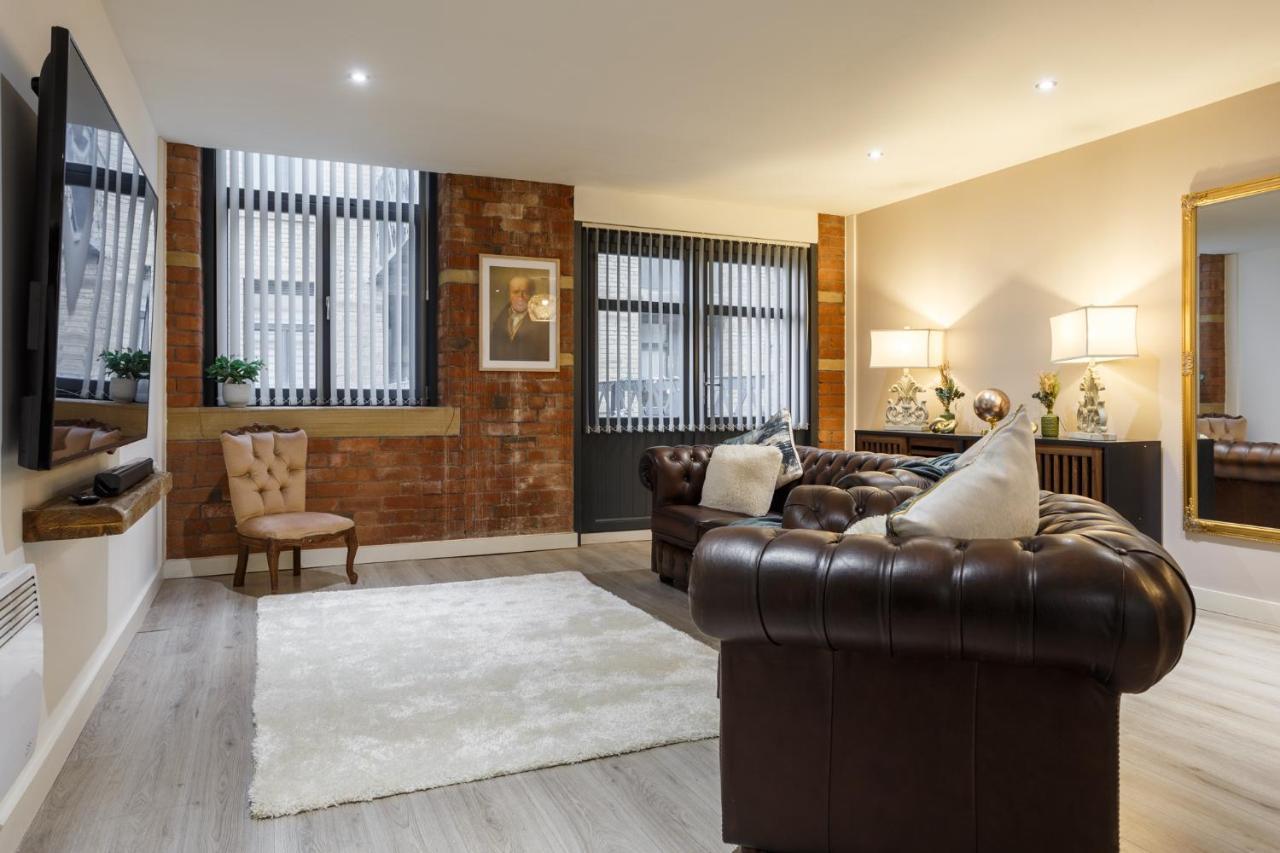 Outside Balcony Lux Apartment Bradford (West Yorkshire)